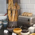 Brit Essentiel Arverne - Clermont-ferrand Sud 2* אובייר