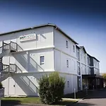 מלון Brit Essentiel Arverne - Clermont-ferrand Sud 2*