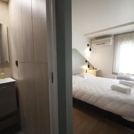 ホテル Brit Essentiel Arverne - Clermont-ferrand Sud 2*