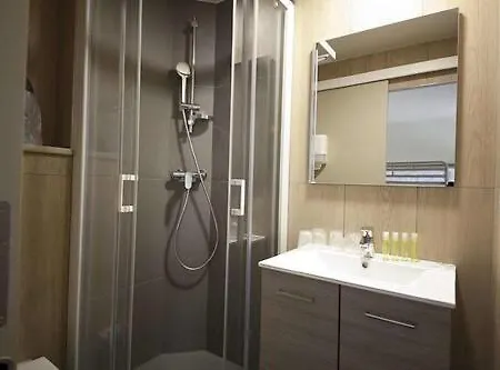 ホテル Brit Essentiel Arverne - Clermont-ferrand Sud オービエール