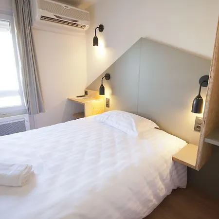 ホテル Brit Essentiel Arverne - Clermont-ferrand Sud 2*