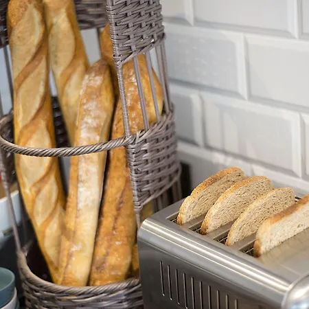 Brit Essentiel Arverne - Clermont-ferrand Sud 2*