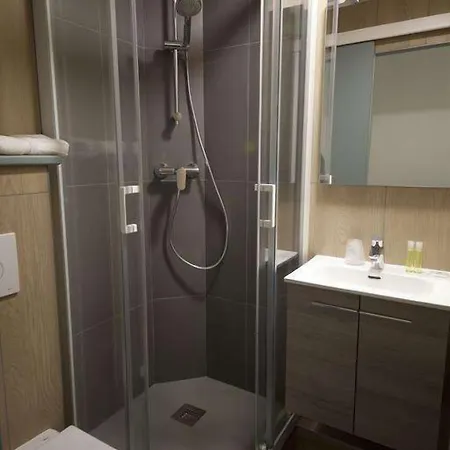 Brit Essentiel Arverne - Clermont-ferrand Sud Otel 2*