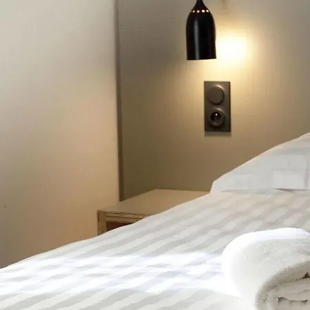 Otel Brit Essentiel Arverne - Clermont-ferrand Sud 2*
