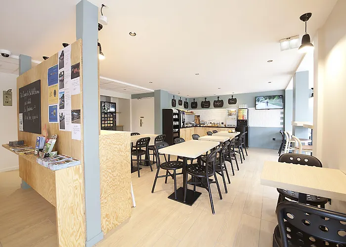 Brit Essentiel Arverne - Clermont-ferrand Sud Hotel 2*