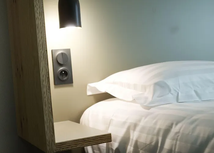 Brit Essentiel Arverne - Clermont-ferrand Sud Hotel 2*