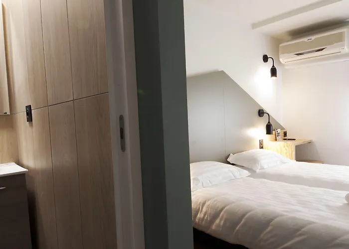 Hotel Brit Essentiel Arverne - Clermont-ferrand Sud 2*