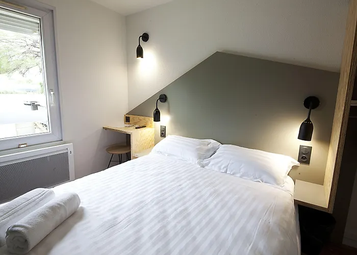 Brit Essentiel Arverne - Clermont-ferrand Sud Hotel 2*