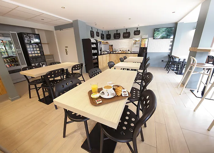 Brit Essentiel Arverne - Clermont-ferrand Sud 2* Aubière