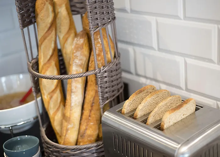 Brit Essentiel Arverne - Clermont-ferrand Sud 2*