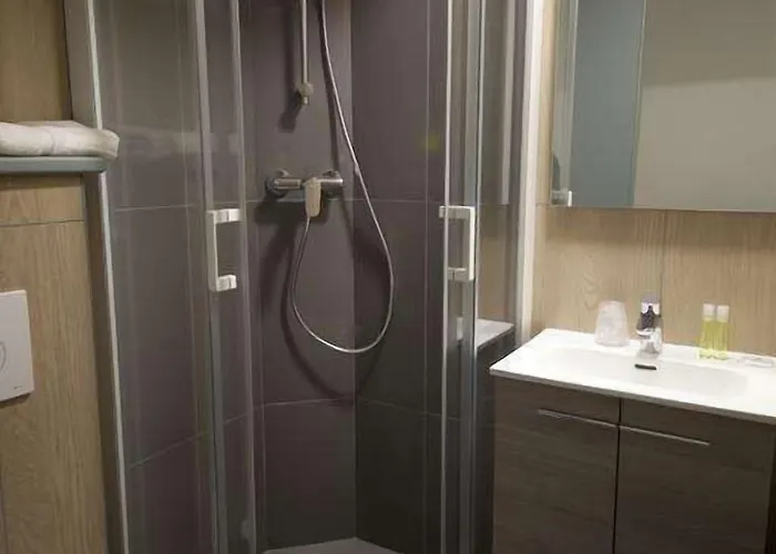 Brit Essentiel Arverne - Clermont-ferrand Sud Hotel 2*